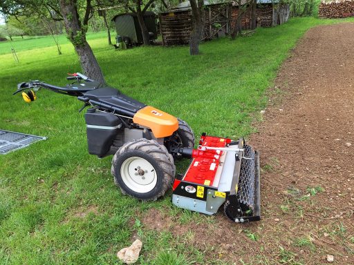 Einachser mit Kreiselegge Kreiselegge